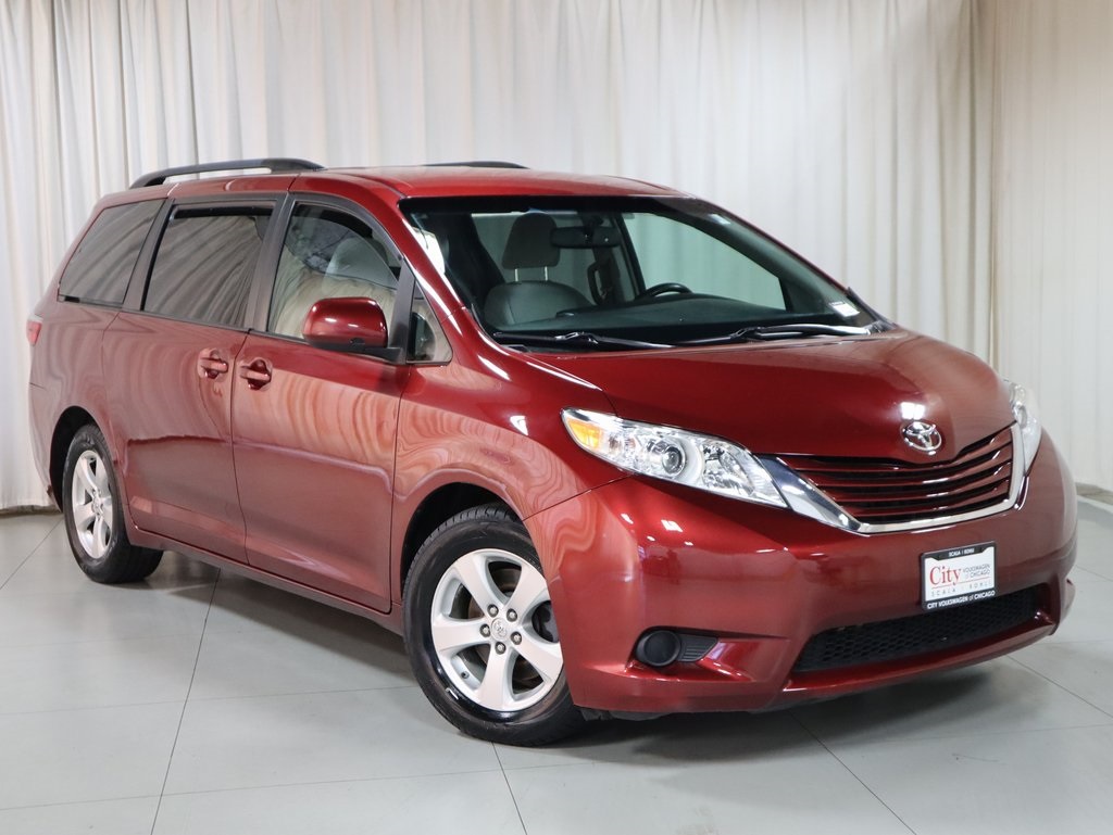 Toyota sienna le